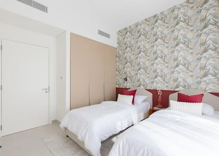 Creek Beach Roomy 3Br + Terrace